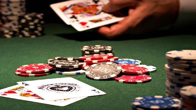 What's the best strategy in Texas Hold'em in Online Poker